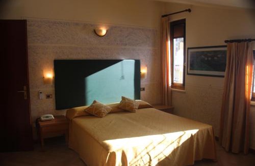 San Zeno di Montagna Hotel | Albergo Sole
