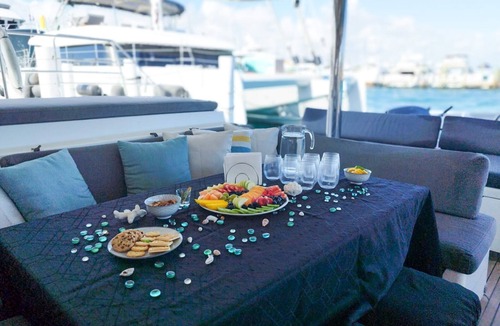 Nassau Boat Rental | All inclusive luxury sailing catamaran Amura in Nassau, Bahamas