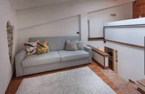 Malcesine Apartment | Alley 15, apartment in the historic center of Malcesine.