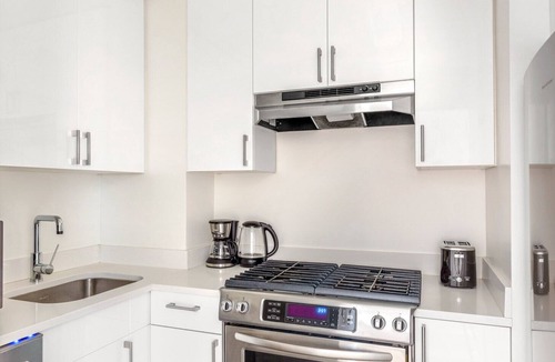 Midtown East Apartment | Amazing Midtown East 1BR w/DM, nr UN by Blueground