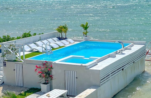 Nassau Condo | Amazing Ocean View Townhouse Condo Elevated Pool & Balcony