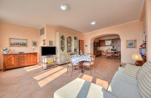 Cecina House | Angela -terrace & Beautiful View Lake