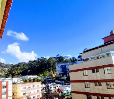 Teresopolis Apartment | Apartamento próximo a avenida, localizado no 3 pavimento em prédio sem elevador, não cobramos taxa extra