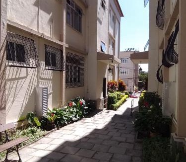 Teresopolis Apartment | Apartamento próximo a avenida, localizado no 3 pavimento em prédio sem elevador, não cobramos taxa extra