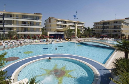 Bibione Condo | Apartement mit Klimaanlage und Balkon