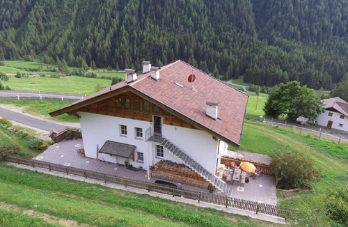 San Leonardo in Passiria Apartment | Apartment 'Tscharfhof' with Mountain View and Private Terrace