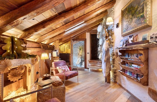 Plan D'introd Apartment | Apartment '3 Eunhlleunno': A Journey into the Past