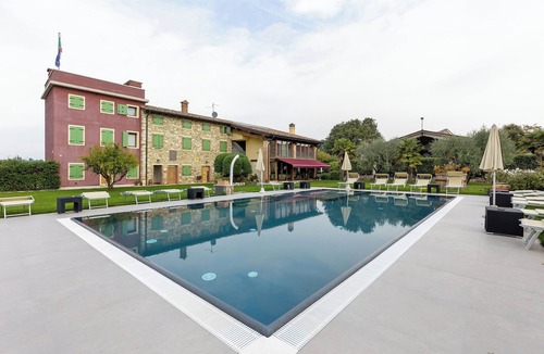 Montioni Apartment | Apartment 'Agriturismo Le Campagnole Green' with Shared Pool, Wi-Fi and Air Conditioning