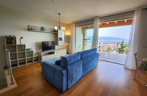 Toscolano Maderno Apartment | Apartment 'Alba Lake View Pool' with Lake View, Shared Pool and Air Conditioning