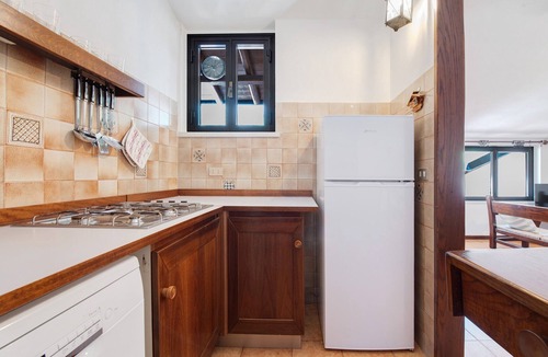 Manerba del Garda Apartment | Apartment 'Appartamento Rupestre 2.0' with Private Terrace, Private Garden and Wi-Fi