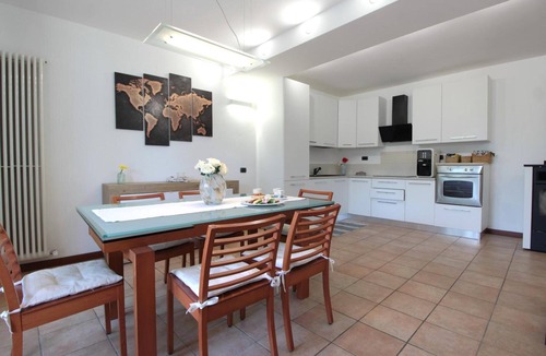 Castelcucco Apartment | Apartment 'Bella Vita' with Private Pool, Wi-Fi and Air Conditioning