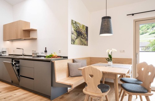 Barbiano Apartment | Apartment 'Blauburgunder' with Mountain View, Shared Pool and Wi-Fi