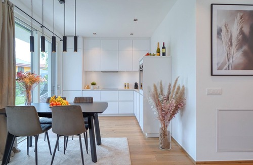 Montioni Apartment | Apartment 'Carmensita Premium Lazise' with Shared Pool, Wi-Fi and Air Conditioning