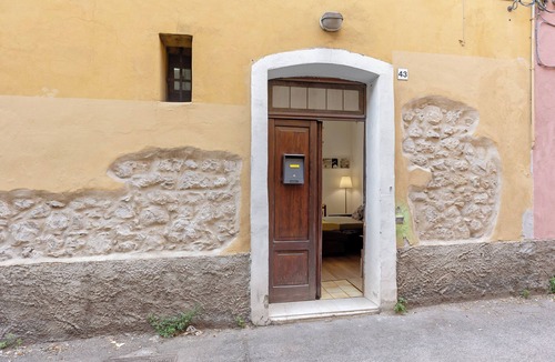 Est Apartment | Apartment 'Casa de Julieta' with Wi-Fi and Air Conditioning