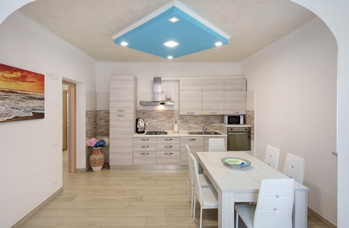 Vico Equense Apartment | Apartment 'Casa Mariateresa' with Mountain View, Wi-Fi and Air Conditioning