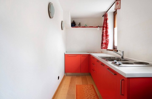 Acceglio Apartment | Apartment 'Chalet Provenzale Trilocale' with Mountain View, Shared Garden and Wi-Fi