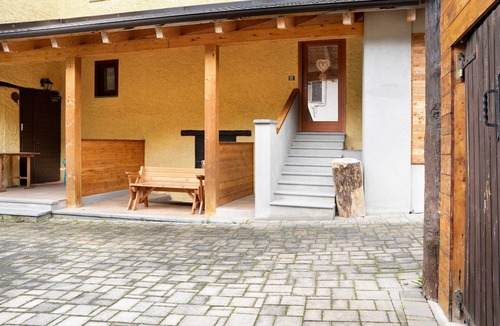 Acceglio Apartment | Apartment 'Chalet Provenzale Trilocale' with Mountain View, Shared Garden and Wi-Fi