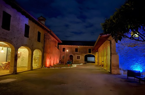 Sedegliano Apartment | Apartment 'Corte degli Artisti' with Open Terrace, Garden and Wi-Fi
