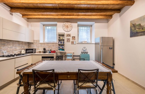 Gargagnago di Valpolicella Apartment | Apartment 'Corte Lavarini The Magic At Sight' with Private Garden, Wi-Fi and Air Conditioning
