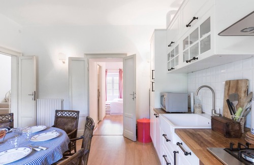 Cavaion Veronese Apartment | Apartment 'Delicious House Michelangelo' with Shared Garden, Wi-Fi and Air Conditioning