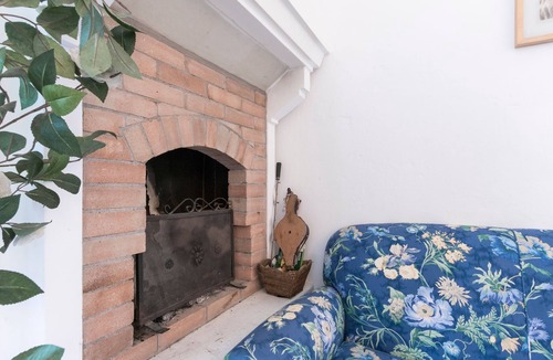 Cavaion Veronese Apartment | Apartment 'Delicious House Michelangelo' with Shared Garden, Wi-Fi and Air Conditioning
