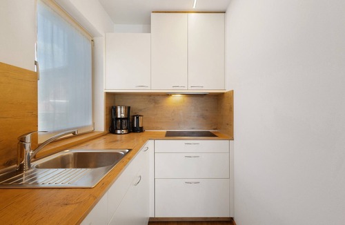 Rasa Apartment | Apartment 'Enzian' with Mountain View, Shared Garden and Wi-Fi