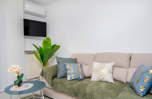 Colugna Apartment | Apartment equipped with all services, in quiet residential neighborhood.