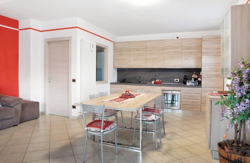 Madonna di Tirano Apartment | Apartment 'Fauna - Pisolo Selvaggio' with Mountain View, Shared Garden and Wi-Fi