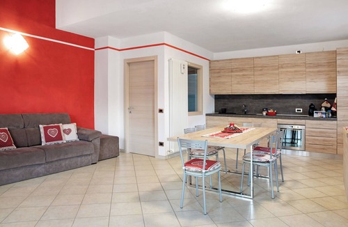 Madonna di Tirano Apartment | Apartment 'Fauna - Pisolo Selvaggio' with Mountain View, Shared Garden and Wi-Fi