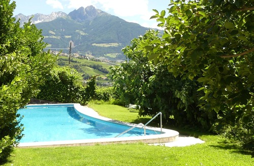 Lagundo Apartment | Apartment 'Ferienwohnung A2 Spisshof Nebenhaus' with Panoramic View, Shared Pool & Wi-Fi