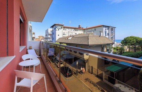 Old Town Apartment | Apartment for 4 People, 1 Minute from the Beach and Close to the City Center