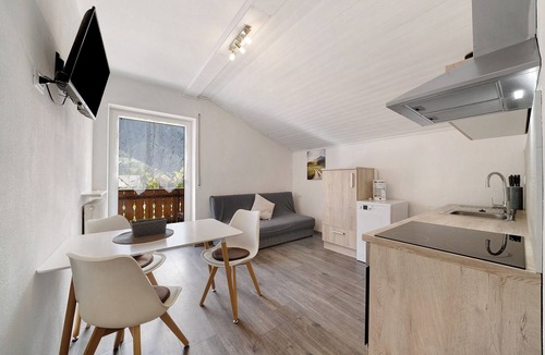 Rabla Apartment | Apartment "Haus Tanja 4" with Mountain View, Shared Garden & Wi-Fi