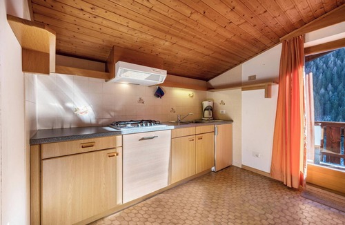 Racines Apartment | Apartment "Heiserhof - Birke" with Mountain View, Balcony & Wi-Fi