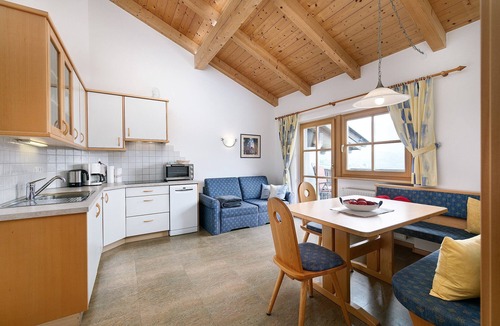 Lagundo Apartment | Apartment 'Hirzer' with Mountain View, Shared Garden and Wi-Fi