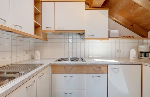 Lagundo Apartment | Apartment 'Hofanger Etschblick' with Mountain View, Balcony and Wi-Fi
