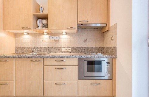 Pennes Apartment | Apartment "Huterhof Talblick" with Mountain View, Balcony and Wi-Fi