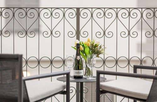 Como City Centre Apartment | Apartment in Como with 2 bedrooms sleeps 4
