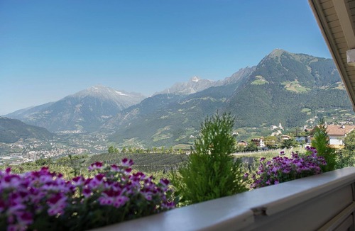 Tirolo Apartment | Apartment in Dorf Tirol near Spronser Lakes