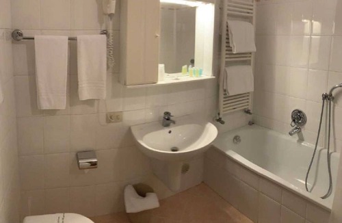 Madonna di Campiglio Apartment | Apartment 'Casa Belvedere 212 ' with Mountain View and Wi-Fi