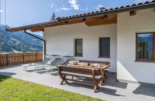 San Martino in Passiria Apartment | Apartment “ Pfandlerhof Rot” with Mountain View, Wi-Fi, Balcony & Garden