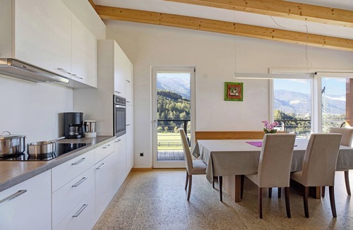 Perca Apartment | Apartment “Kronsun - Kraft” with Mountain View, Balcony & Garden