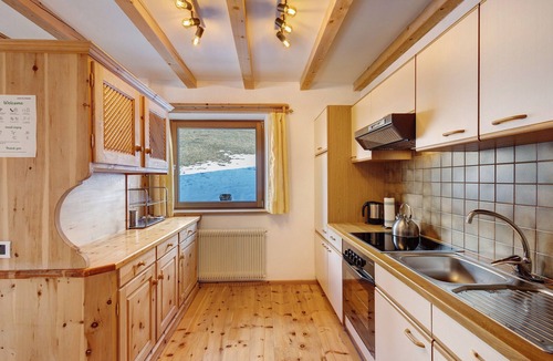 San Martin de Tor Apartment | Apartment 'Lüch dl Pinter' with Mountain Views