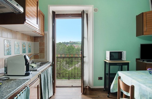 Costigliole d'Asti Apartment | Apartment 'La Rocca di Efisio - Dolcetto' with private terrace, Wi-Fi and air conditioning