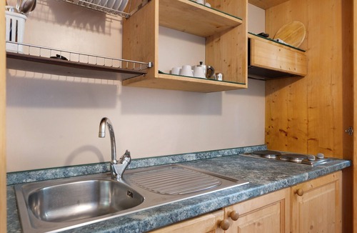Caldes Apartment | Apartment 'Melina' with Mountain View, Shared Garden and Wi-Fi