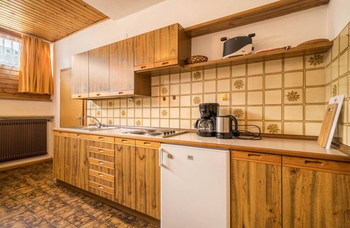 Lana Apartment | Apartment "Mutspitz Leilichhof" with Mountain View, Wi-Fi, Balcony & Garden