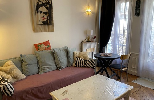 Quartier de Rochechouart Apartment | Apartment Near Montmartre original