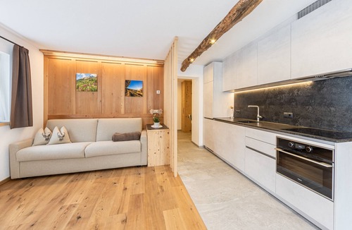 Prateria Apartment | Apartment 'Obermarhof Apt Almrose' with Mountain View, Shared Garden and Wi-Fi
