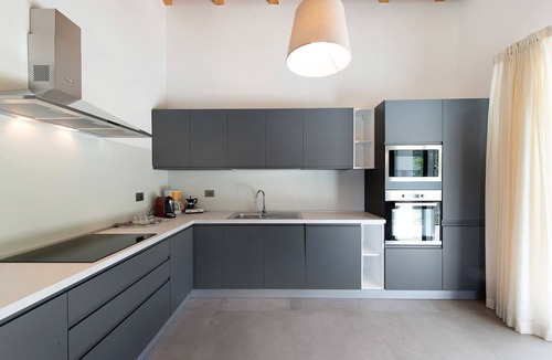 Fornico Apartment | Apartment 'Orchidea' with Lake View, Wi-Fi and Air Conditioning