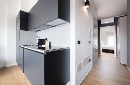 Oldesio Apartment | Apartment 'Piazzetta' with Balcony, Wi-Fi and Air Conditioning