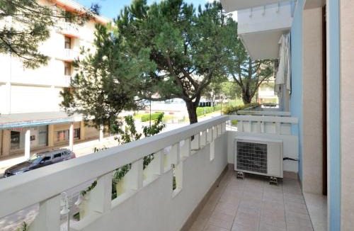 Bibione Lido del Sole Apartment | Apartment Residence Ranieri-1 by Interhome